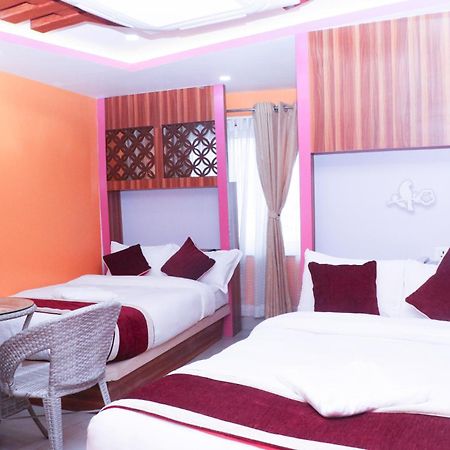 Om Tandoori Hotel Катманду Экстерьер фото